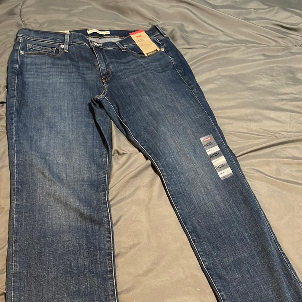Levi’s Classic Straight, Hyper Soft, Mid Rise, BNWT